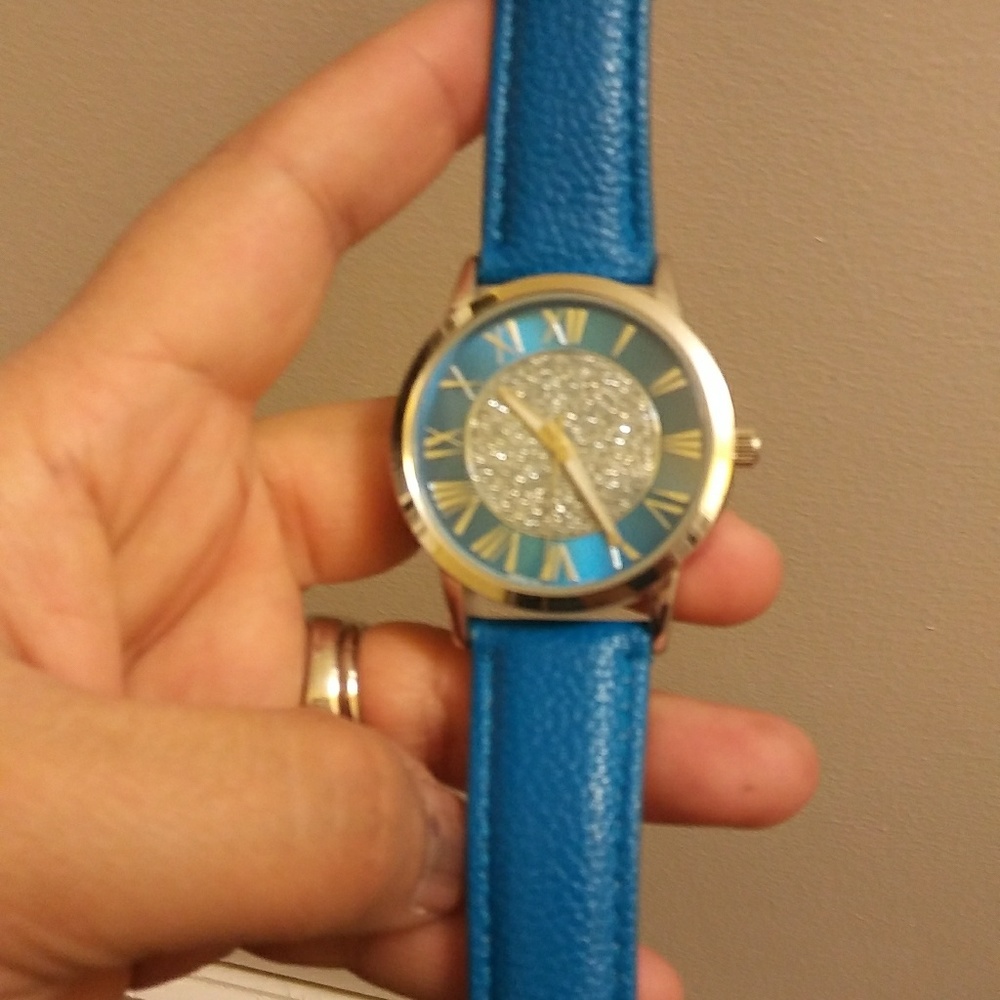 4 genuine leather band watches - Picture 6 of 7